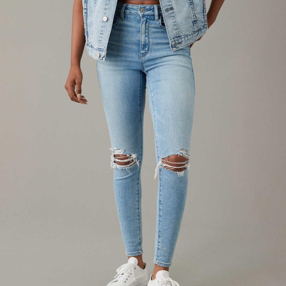 American Eagle Outfitters High-Rise Jeans - Light Blue